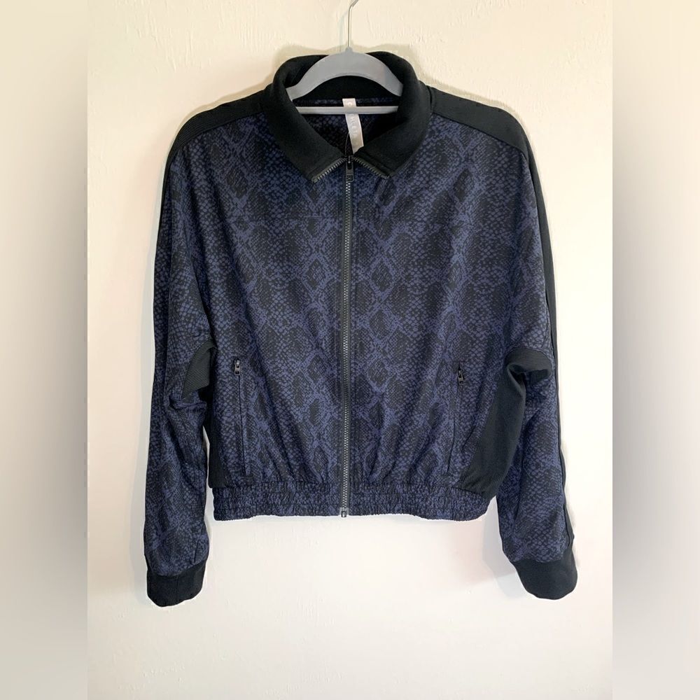 Athleta Brooklyn Bomber‎ Zip Up Jacket Blue Python Size S - Picture 2 of 12